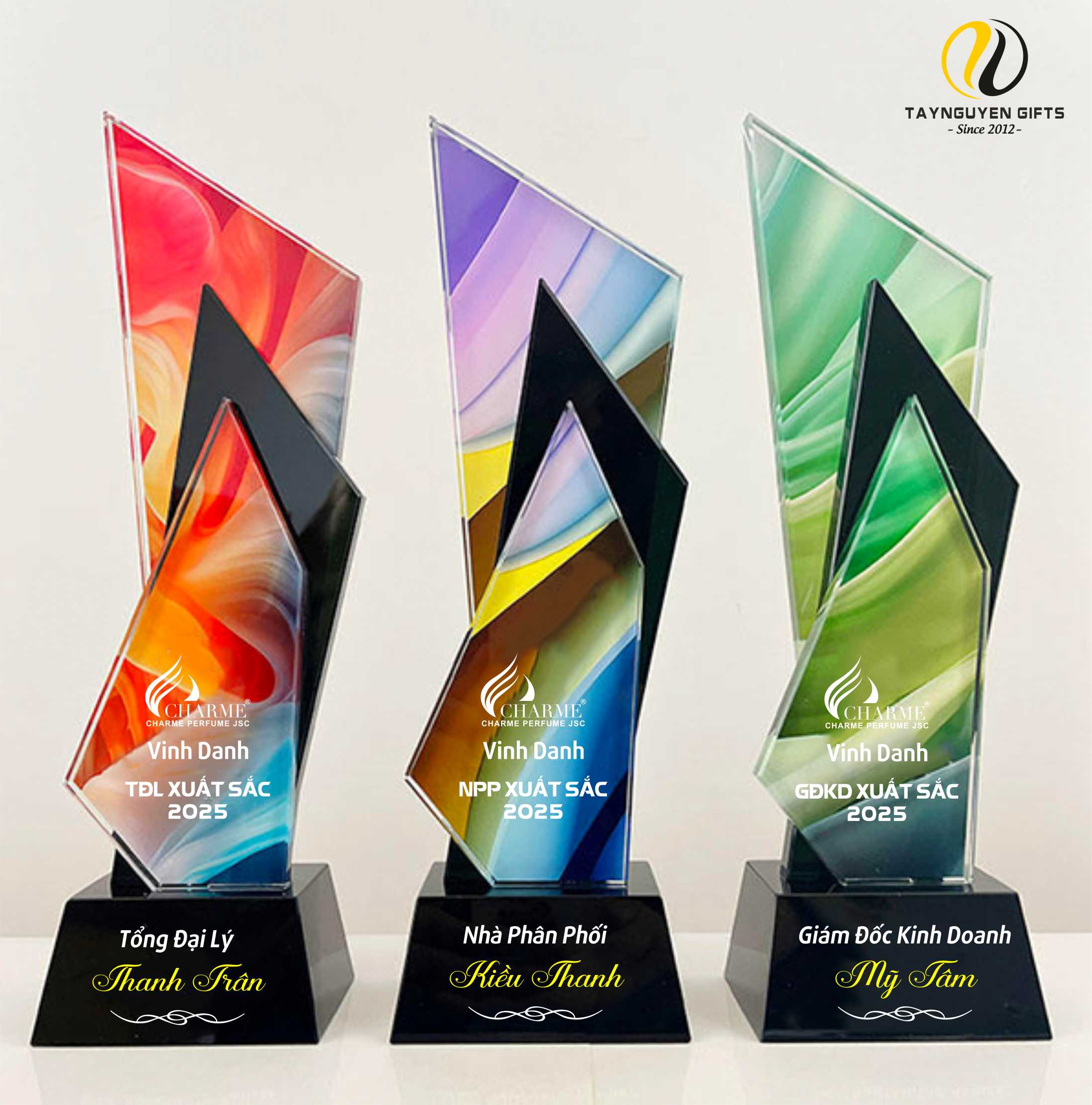 Cúp mỹ phẩm đẹp